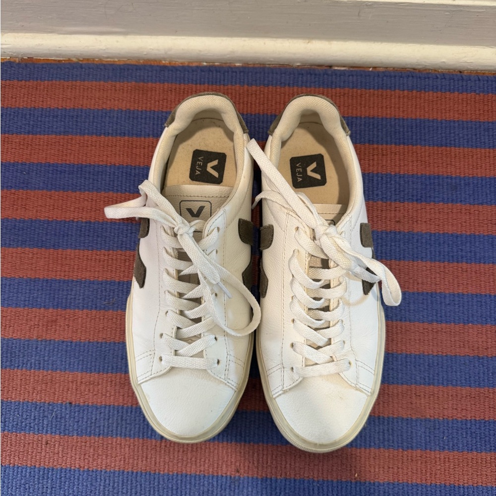 Women’s Veja campo leather sneakers size 8 - Picture 2 of 6